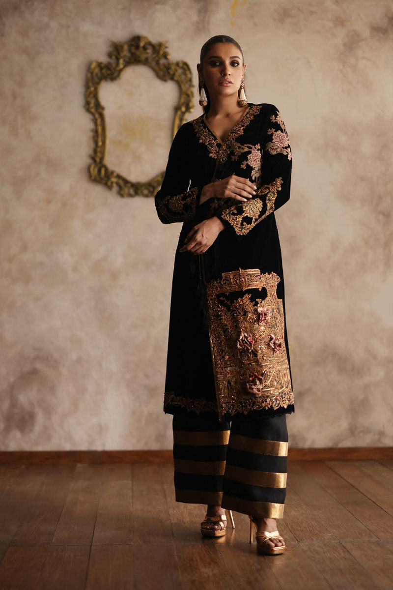 Shamaeel Ansari | Symposium of Queens | EQ-13 by Shamaeel Ansari - Designer Dress - Type: Bridal - Available at Sana Yasir - 100% Original