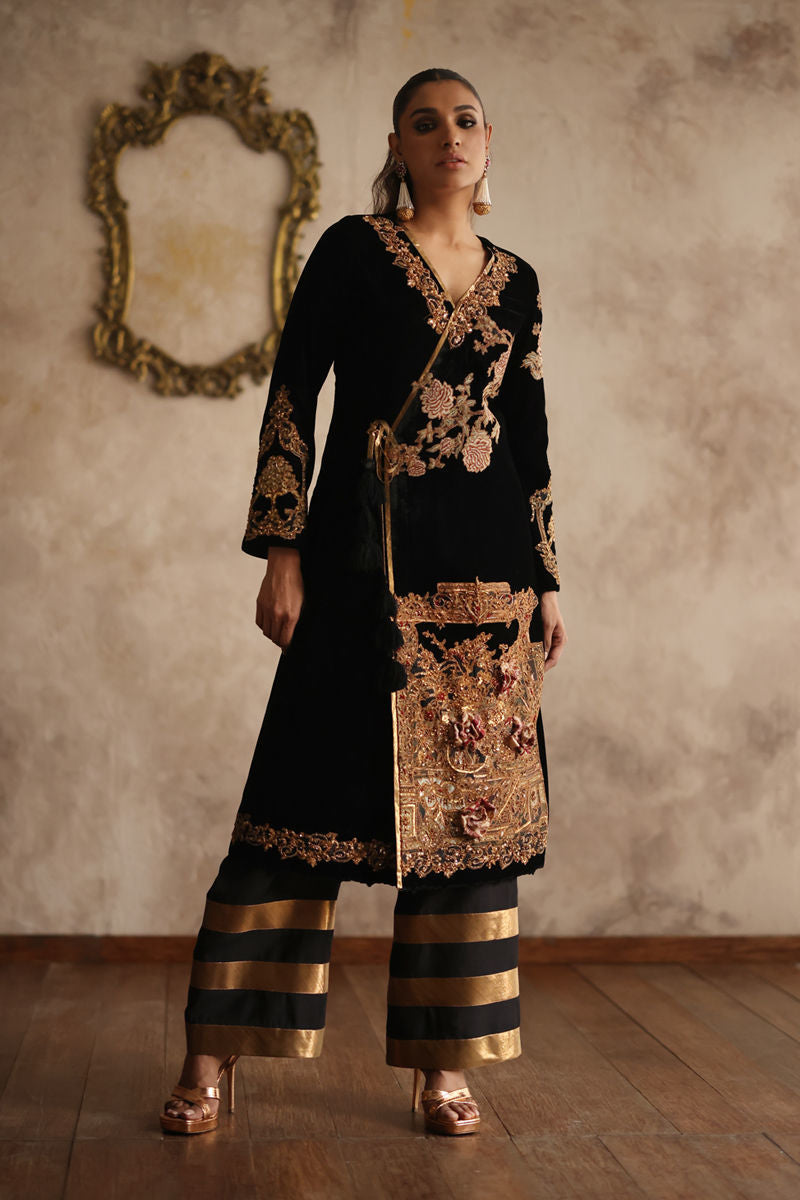 Shamaeel Ansari | Symposium of Queens | EQ-13 by Shamaeel Ansari - Designer Dress - Type: Bridal - Available at Sana Yasir - 100% Original