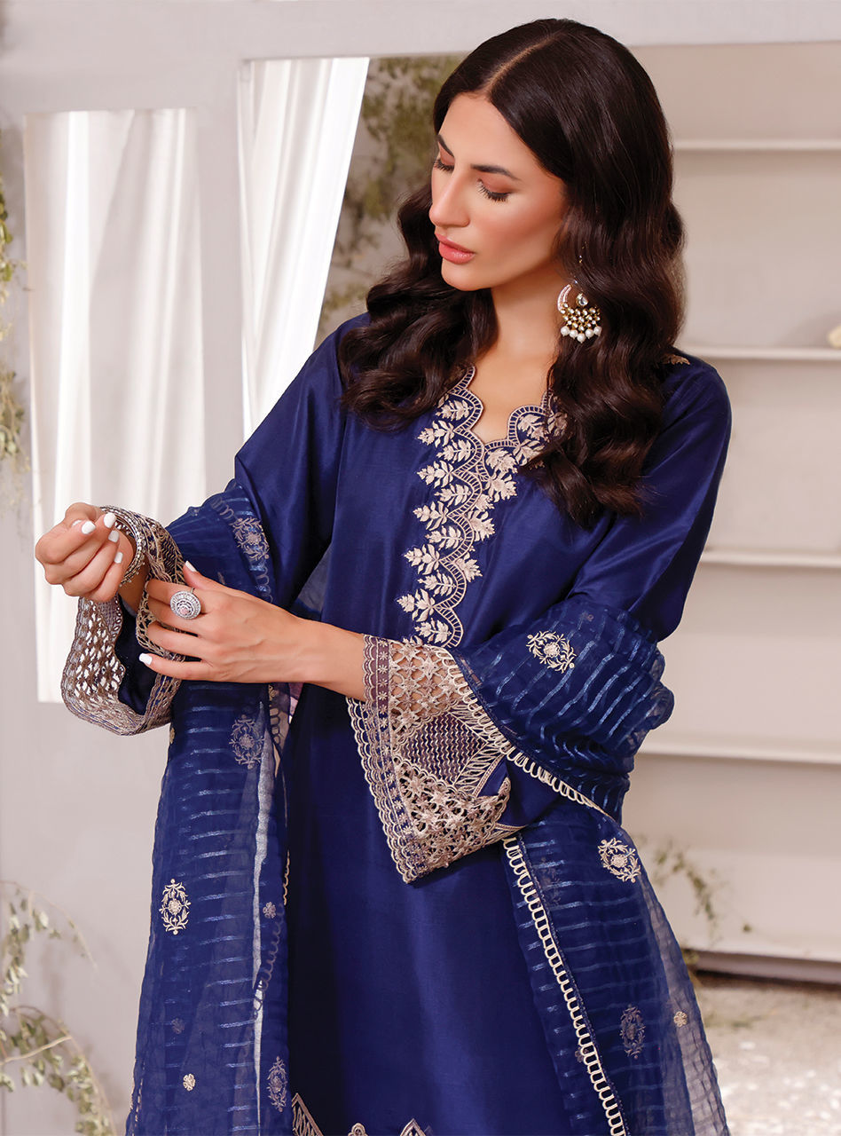 Zainab Chottani | Luxury Pret | BLUE IRIZ by Zainab Chottani - Designer Dress - Type: Ladies Clothes - Available at Sana Yasir - 100% Original