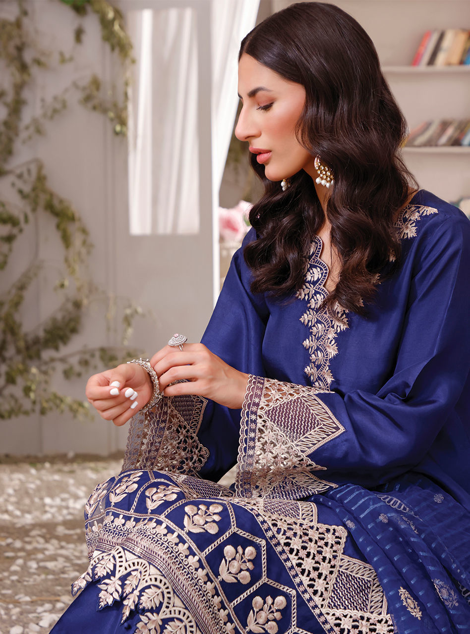 Zainab Chottani | Luxury Pret | BLUE IRIZ by Zainab Chottani - Designer Dress - Type: Ladies Clothes - Available at Sana Yasir - 100% Original
