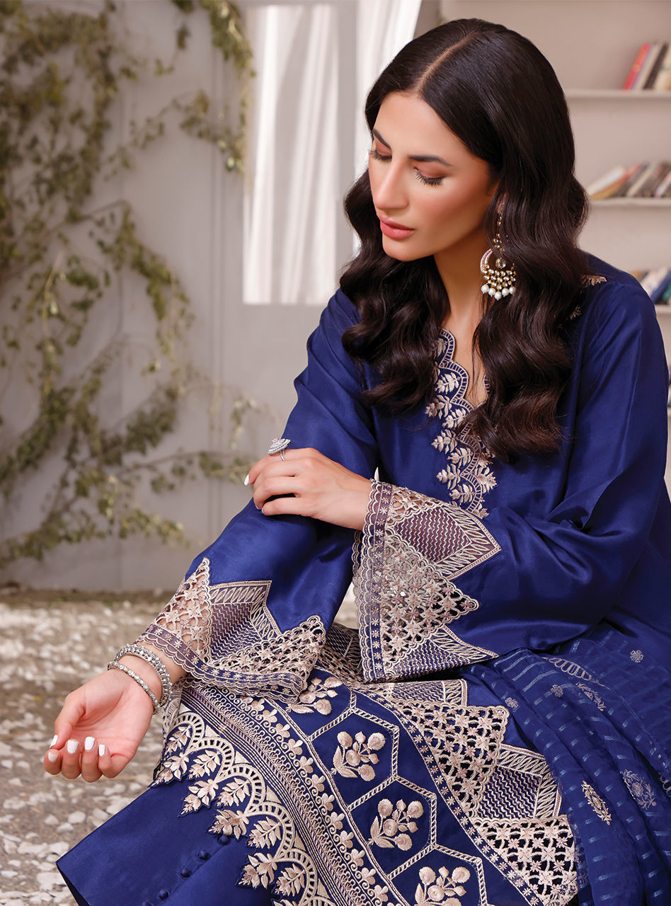Zainab Chottani | Luxury Pret | BLUE IRIZ by Zainab Chottani - Designer Dress - Type: Ladies Clothes - Available at Sana Yasir - 100% Original