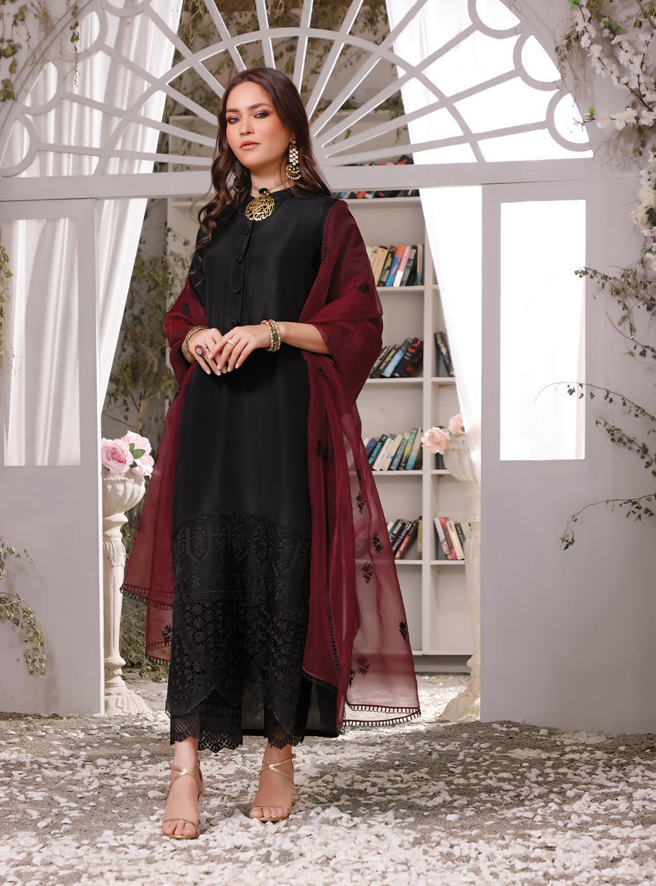 Zainab Chottani | Luxury Pret | DUSKY GLAM by Zainab Chottani - Designer Dress - Type: Ladies Clothes - Available at Sana Yasir - 100% Original