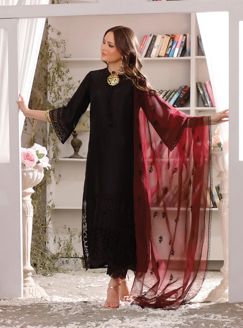 Zainab Chottani | Luxury Pret | DUSKY GLAM by Zainab Chottani - Designer Dress - Type: Ladies Clothes - Available at Sana Yasir - 100% Original