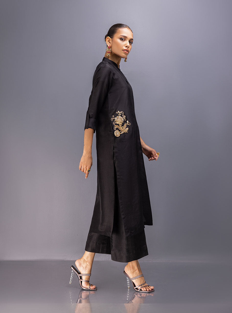 Zainab Chottani | Luxury Pret | EBONY FROST by Zainab Chottani - Designer Dress - Type: Ladies Clothes - Available at Sana Yasir - 100% Original