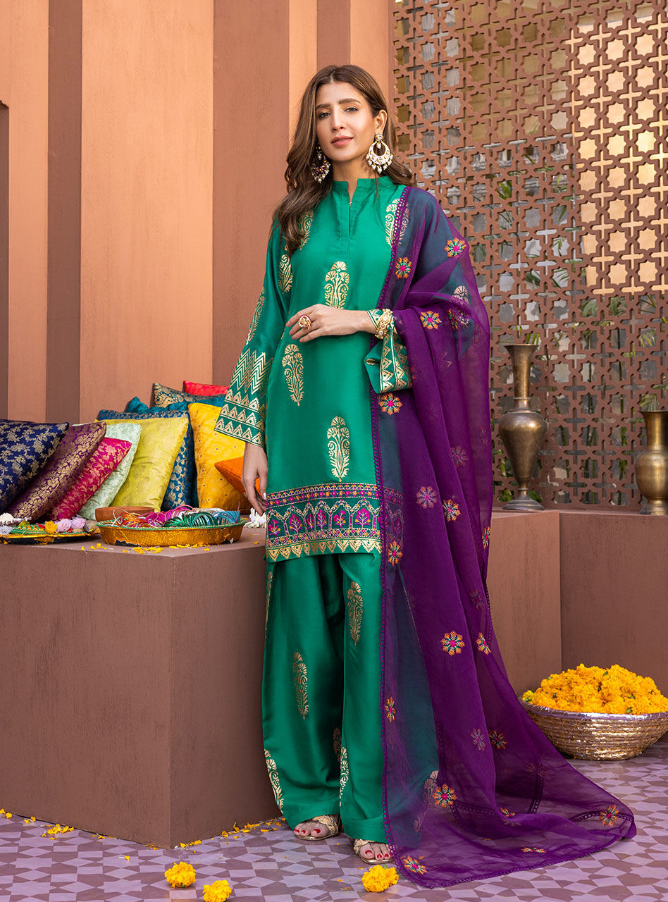 Zainab Chottani | Luxury Pret | GULNAAR by Zainab Chottani - Designer Dress - Type: Ladies Clothes - Available at Sana Yasir - 100% Original