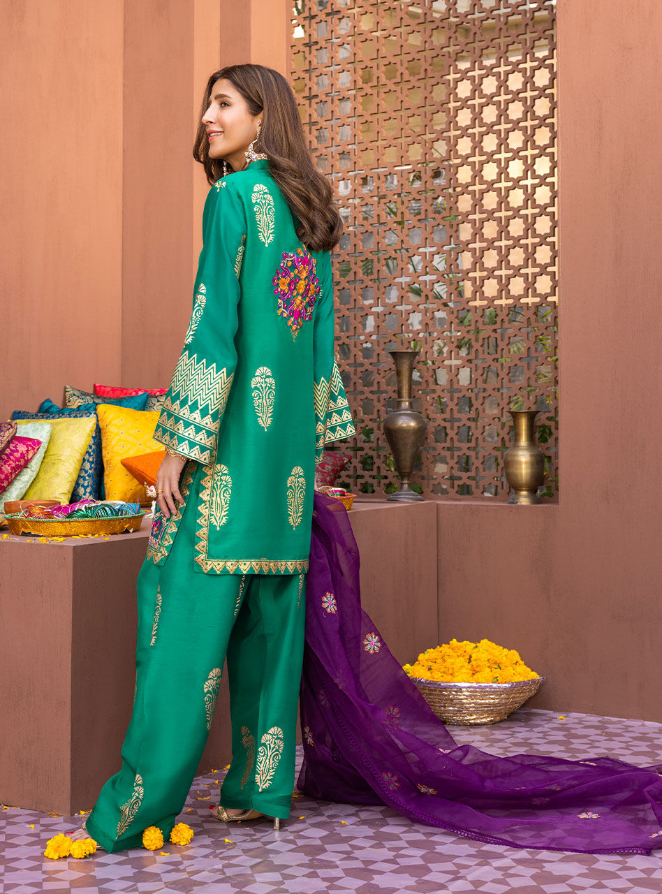 Zainab Chottani | Luxury Pret | GULNAAR by Zainab Chottani - Designer Dress - Type: Ladies Clothes - Available at Sana Yasir - 100% Original