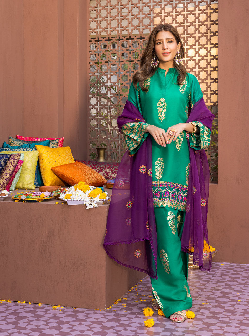 Zainab Chottani | Luxury Pret | GULNAAR by Zainab Chottani - Designer Dress - Type: Ladies Clothes - Available at Sana Yasir - 100% Original