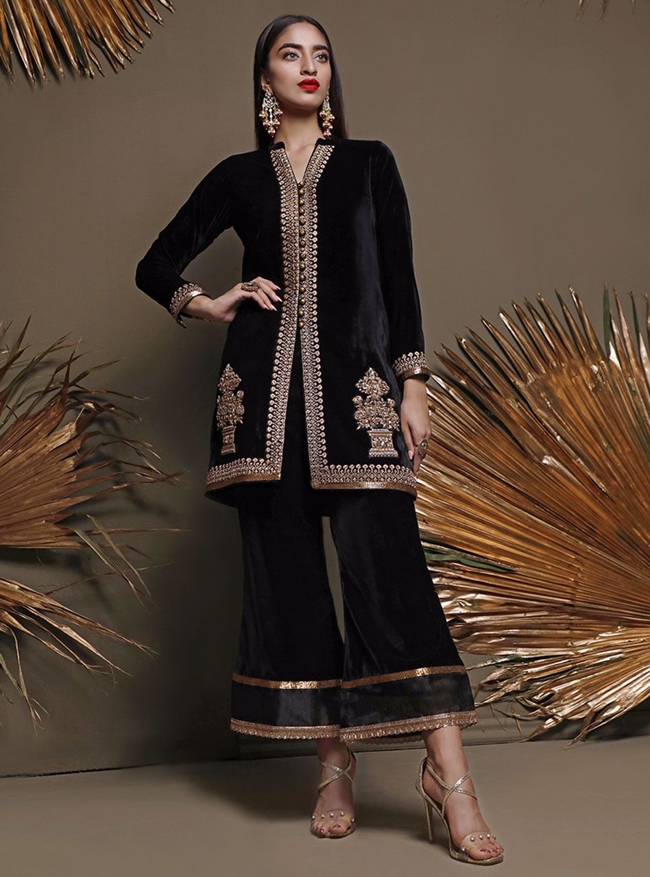 Zainab Chottani | Luxury Pret | METALIC MOOD by Zainab Chottani - Designer Dress - Type: Ladies Clothes - Available at Sana Yasir - 100% Original