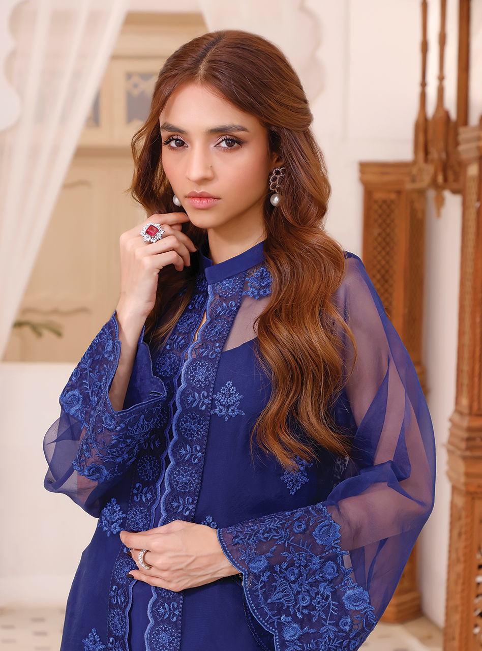 Zainab Chottani | Luxury Pret | PACIFIC GLOW by Zainab Chottani - Designer Dress - Type: Ladies Clothes - Available at Sana Yasir - 100% Original