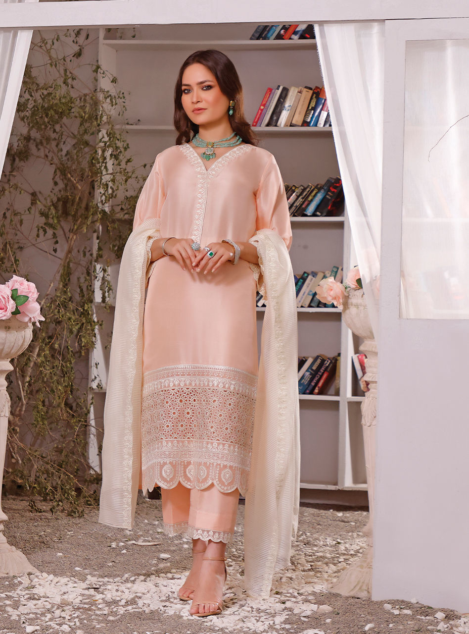 Zainab Chottani | Luxury Pret | PEACH SERENITY by Zainab Chottani - Designer Dress - Type: Ladies Clothes - Available at Sana Yasir - 100% Original