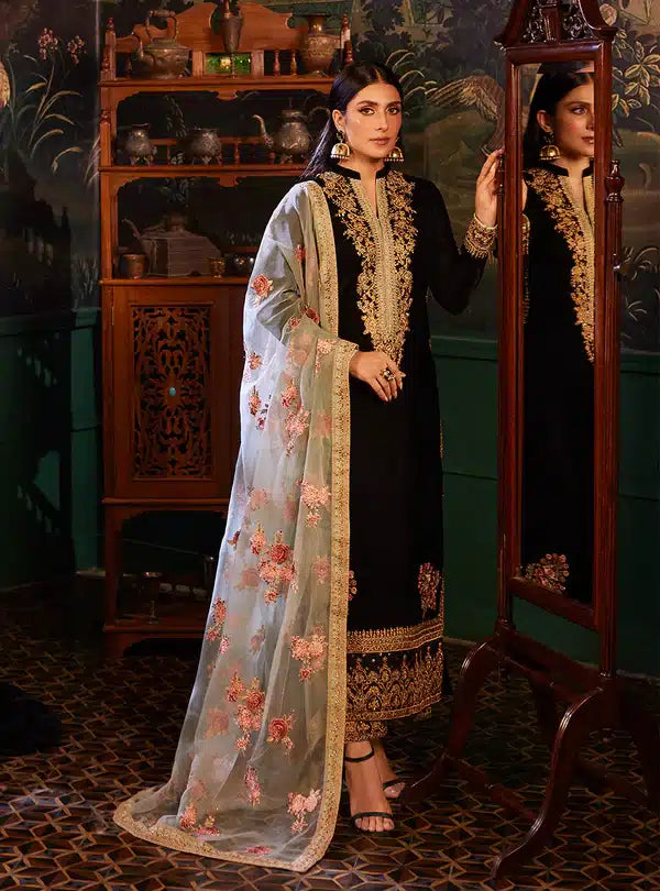 Zainab Chottani | Luxury Velvet Collection 23 | Andleep by Zainab Chottani - Designer Dress - Type: Formal - Available at Sana Yasir - 100% Original