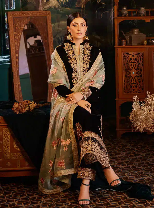 Zainab Chottani | Luxury Velvet Collection 23 | Andleep by Zainab Chottani - Designer Dress - Type: Formal - Available at Sana Yasir - 100% Original