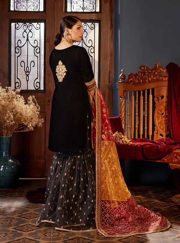 Zainab Chottani | Luxury Velvet Collection 23 | Mehr Mah by Zainab Chottani - Designer Dress - Type: Formal - Available at Sana Yasir - 100% Original