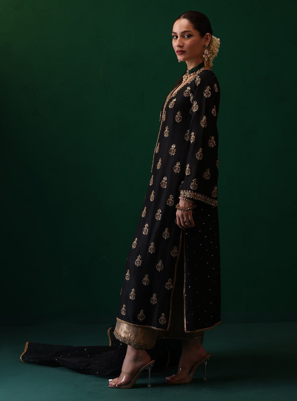Zainab Chottani | Semi Formals | SHEHNAAZ by Zainab Chottani - Designer Dress - Type: LA - Available at Sana Yasir - 100% Original