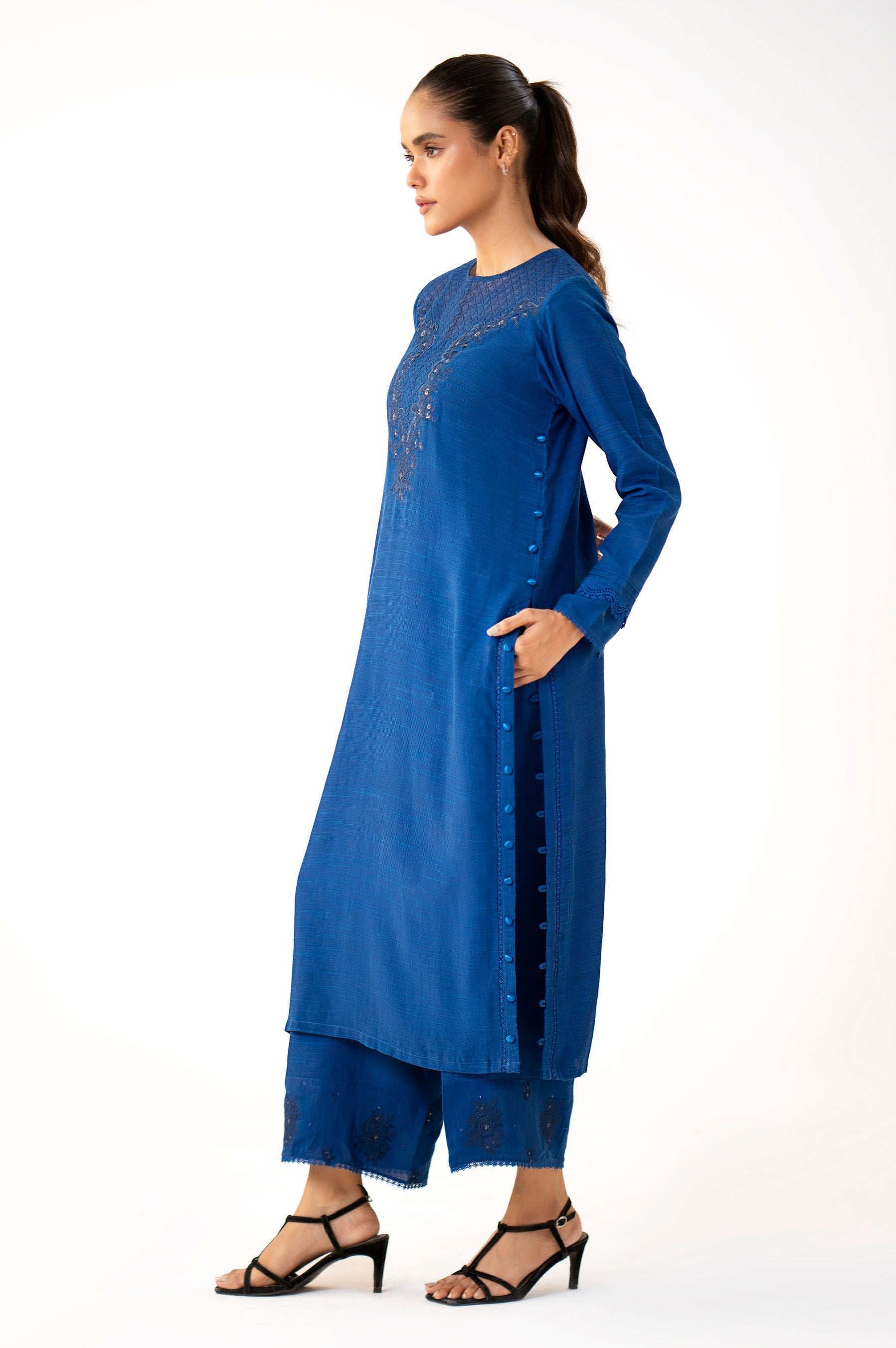 Zeen | Winter Collection | Raw Silk 05 by Zeen - Designer Dress - Type: Ladies Clothes - Available at Sana Yasir - 100% Original