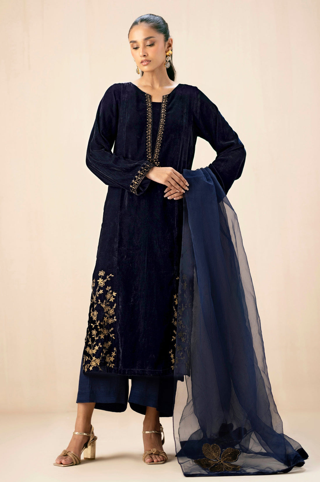 Zeen | Winter Collection | Velvet 13 by Zeen - Designer Dress - Type: Ladies Clothes - Available at Sana Yasir - 100% Original