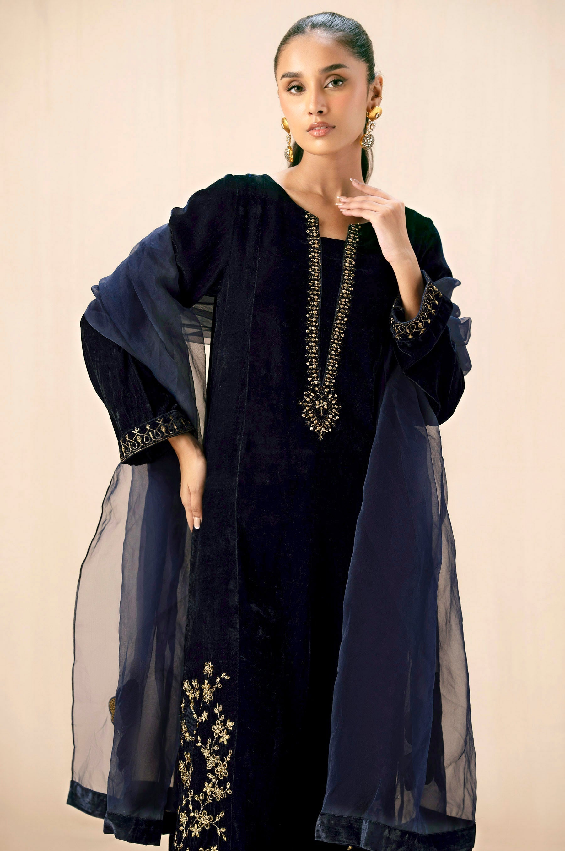 Zeen | Winter Collection | Velvet 13 by Zeen - Designer Dress - Type: Ladies Clothes - Available at Sana Yasir - 100% Original