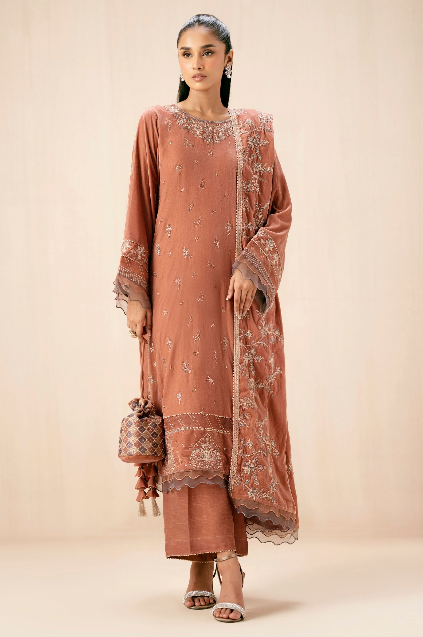 Zeen | Winter Collection | Velvet 29 by Zeen - Designer Dress - Type: Ladies Clothes - Available at Sana Yasir - 100% Original