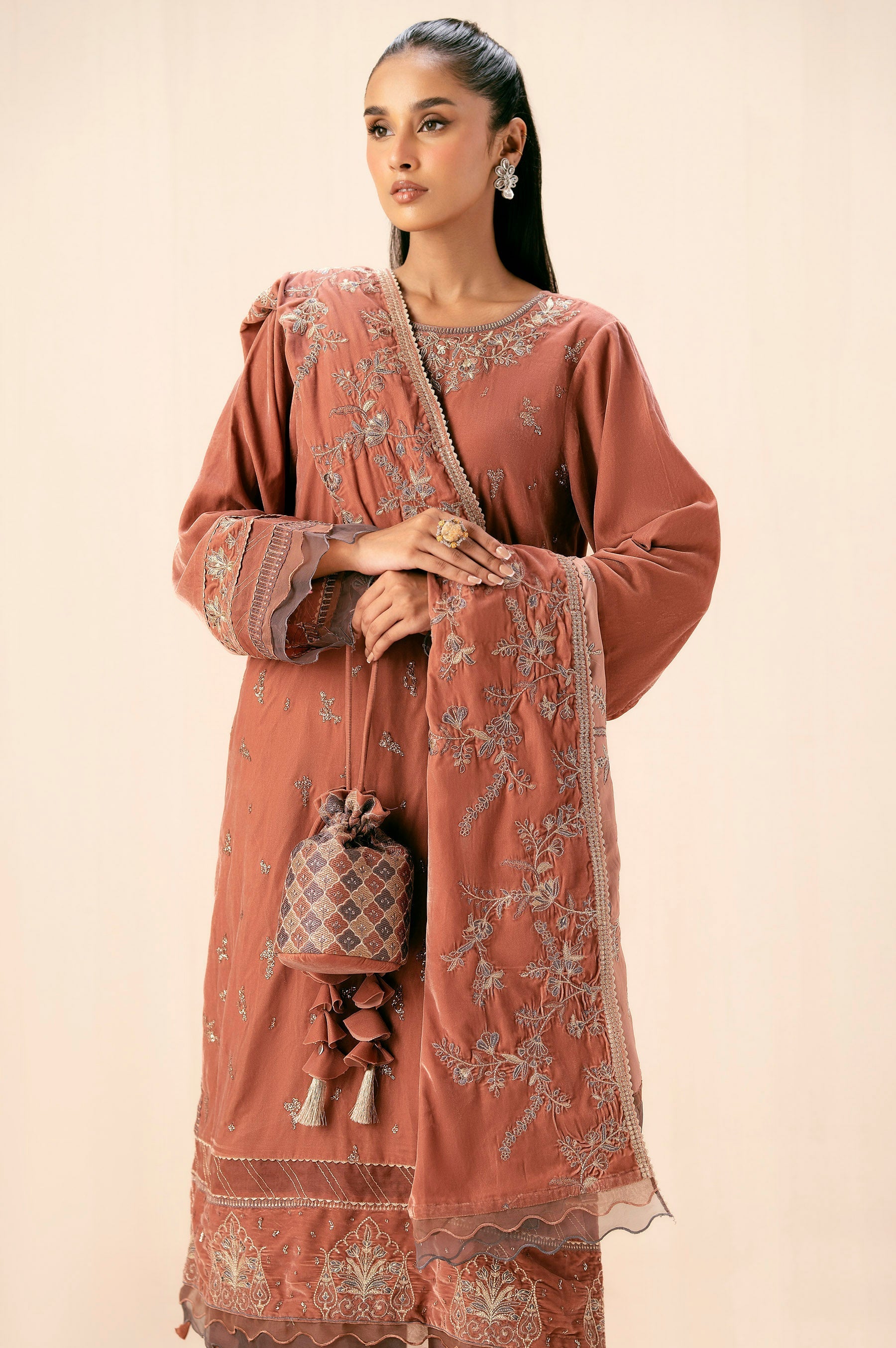 Zeen | Winter Collection | Velvet 29 by Zeen - Designer Dress - Type: Ladies Clothes - Available at Sana Yasir - 100% Original